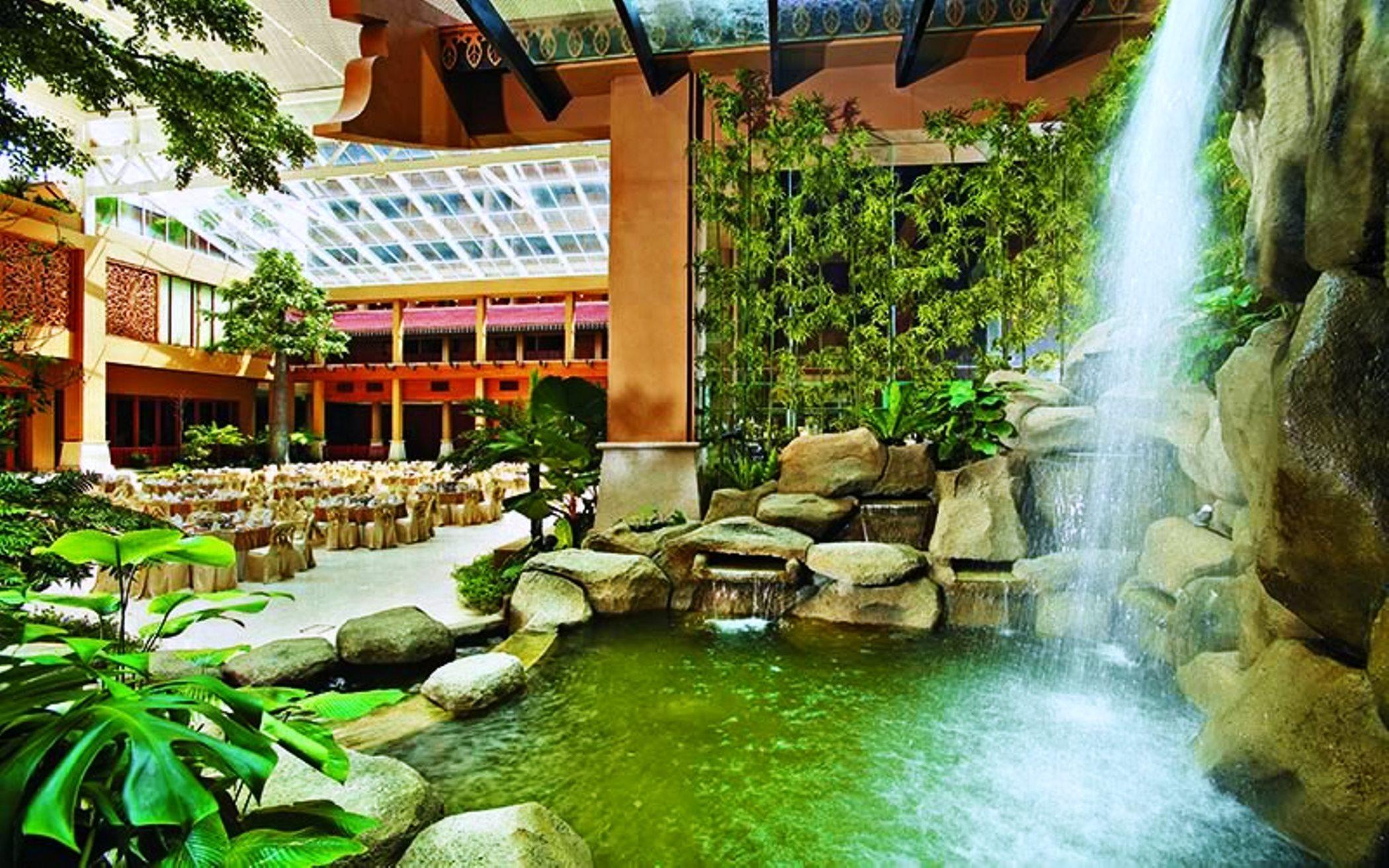 Royale Chulan Kuala Lumpur Hotel Ngoại thất bức ảnh The Falls