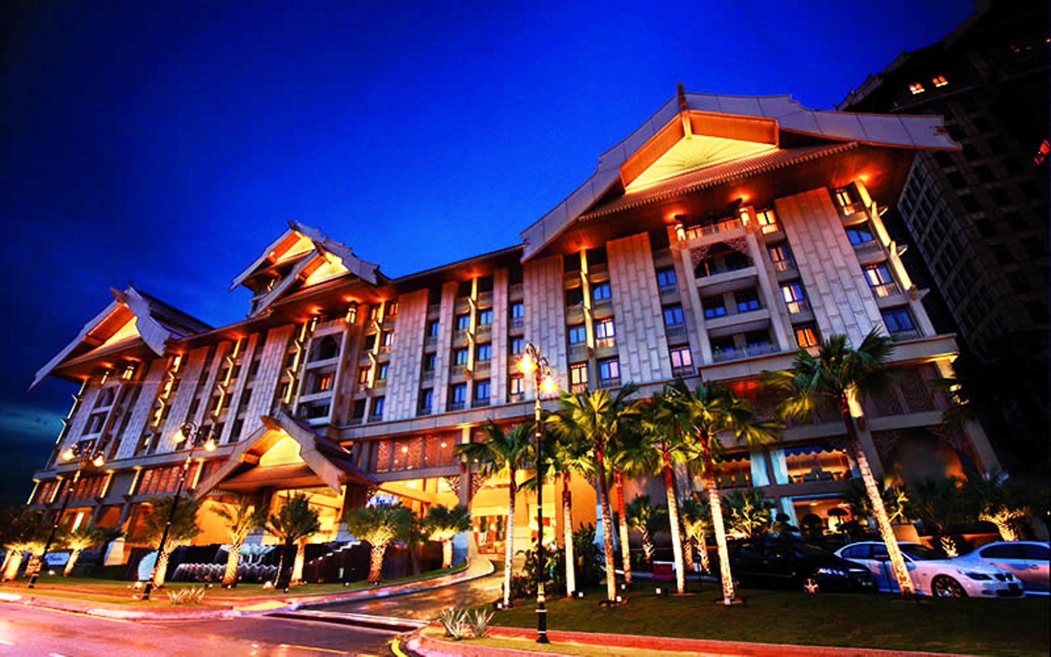 Royale Chulan Kuala Lumpur Hotel Ngoại thất bức ảnh The Royal Thai Police Headquarters