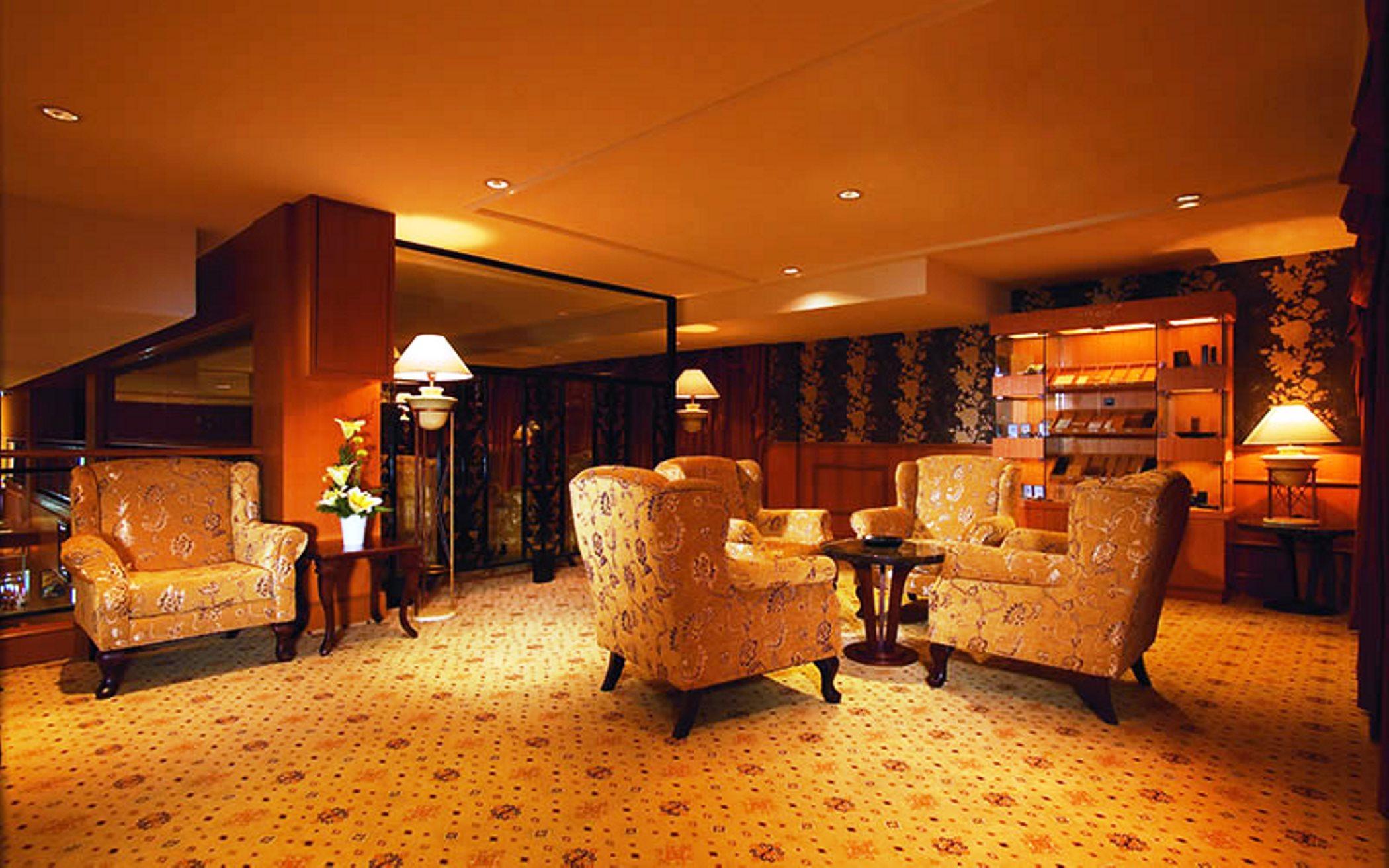 Royale Chulan Kuala Lumpur Hotel Ngoại thất bức ảnh The lounge at the airport