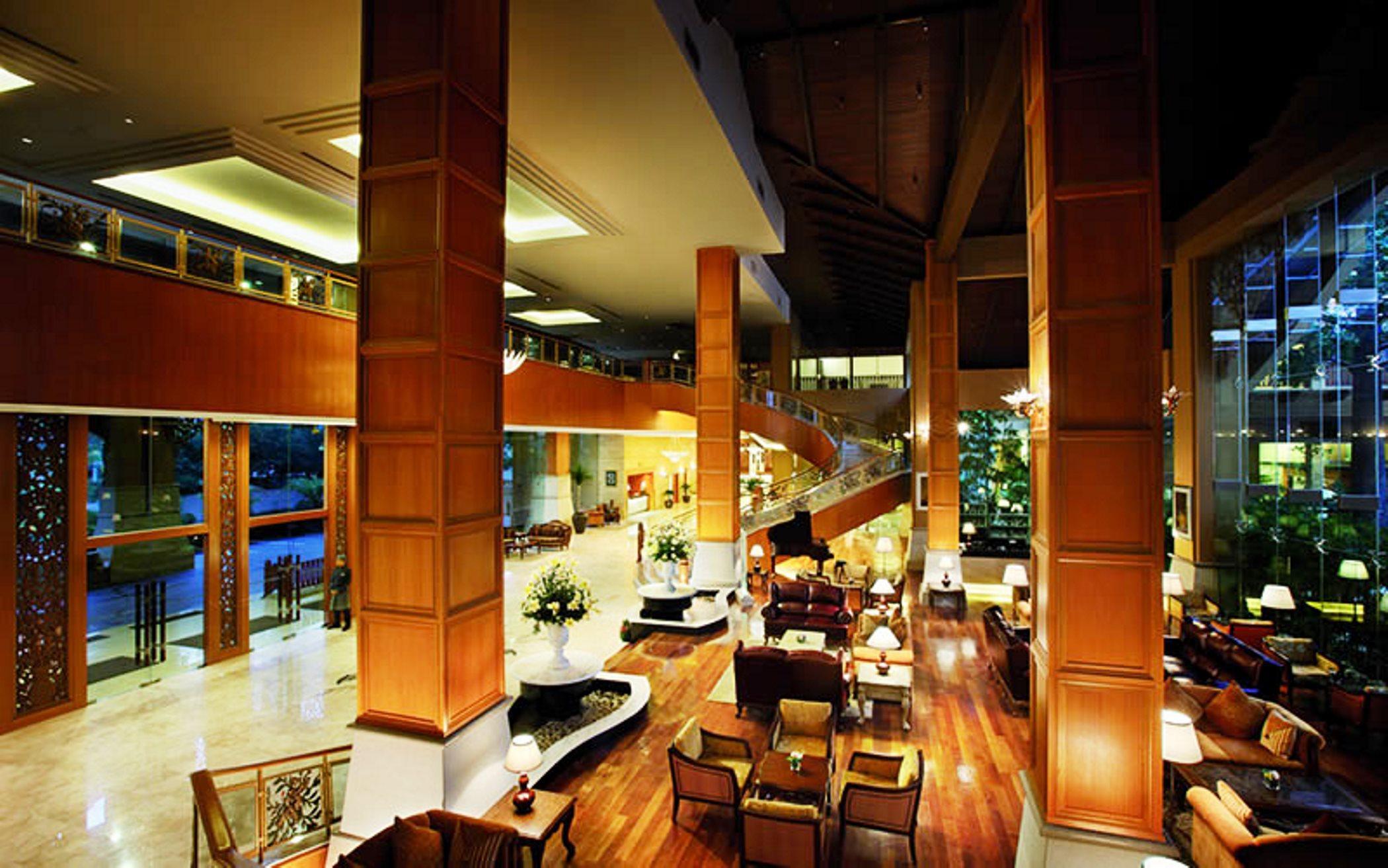 Royale Chulan Kuala Lumpur Hotel Ngoại thất bức ảnh The lobby of the hotel