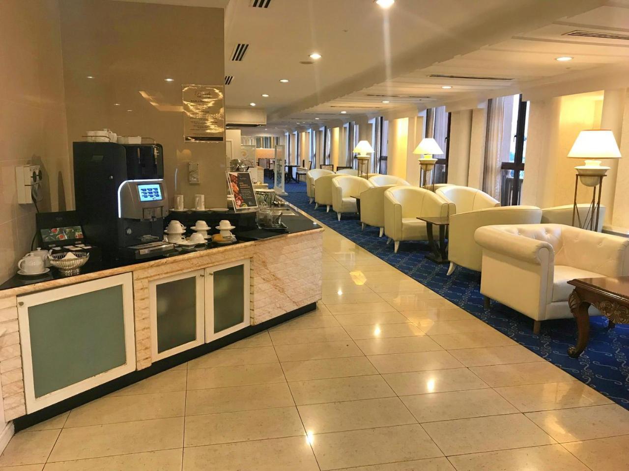 Royale Chulan Kuala Lumpur Hotel Ngoại thất bức ảnh The lounge at the airport