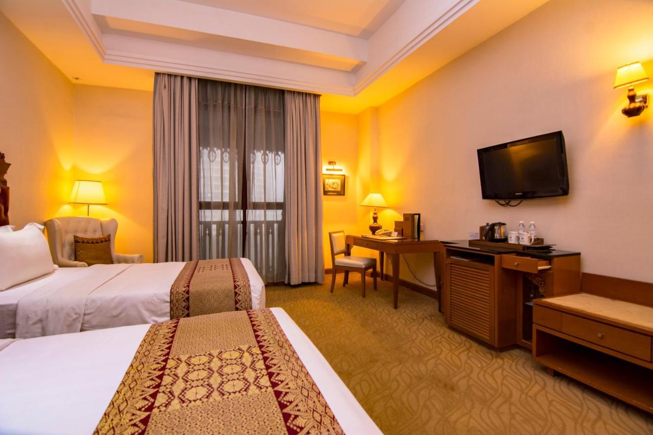 Royale Chulan Kuala Lumpur Hotel Ngoại thất bức ảnh Deluxe Room
