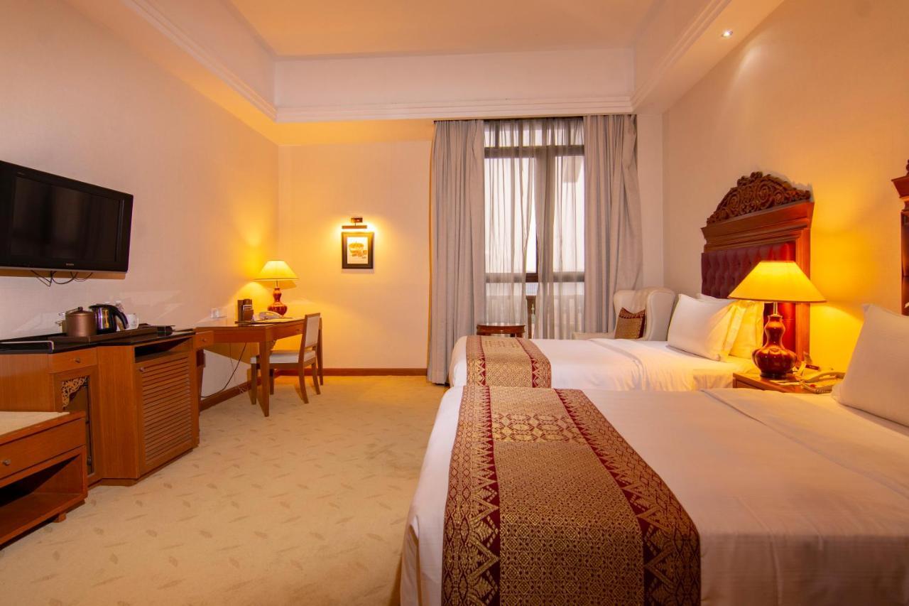 Royale Chulan Kuala Lumpur Hotel Ngoại thất bức ảnh Deluxe Room