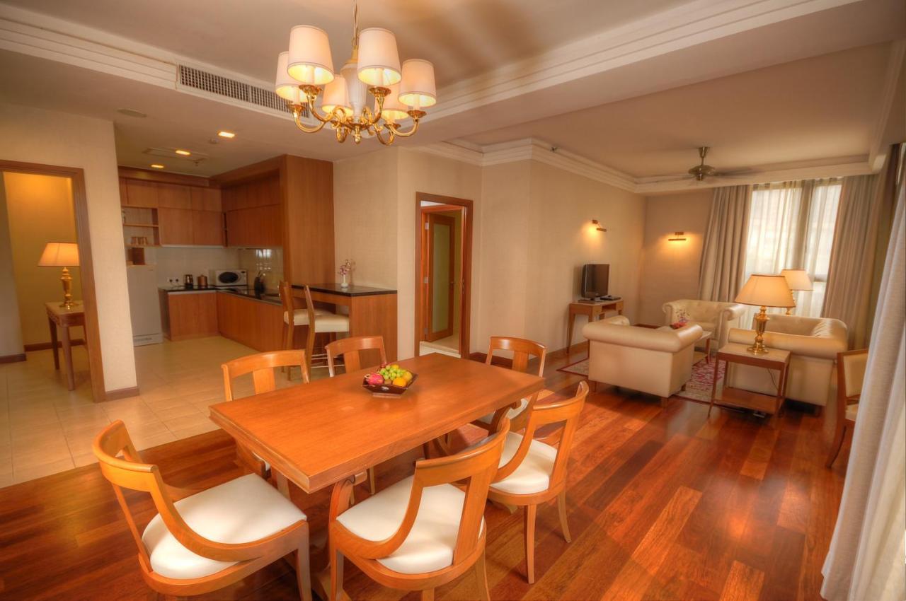 Royale Chulan Kuala Lumpur Hotel Ngoại thất bức ảnh A typical apartment